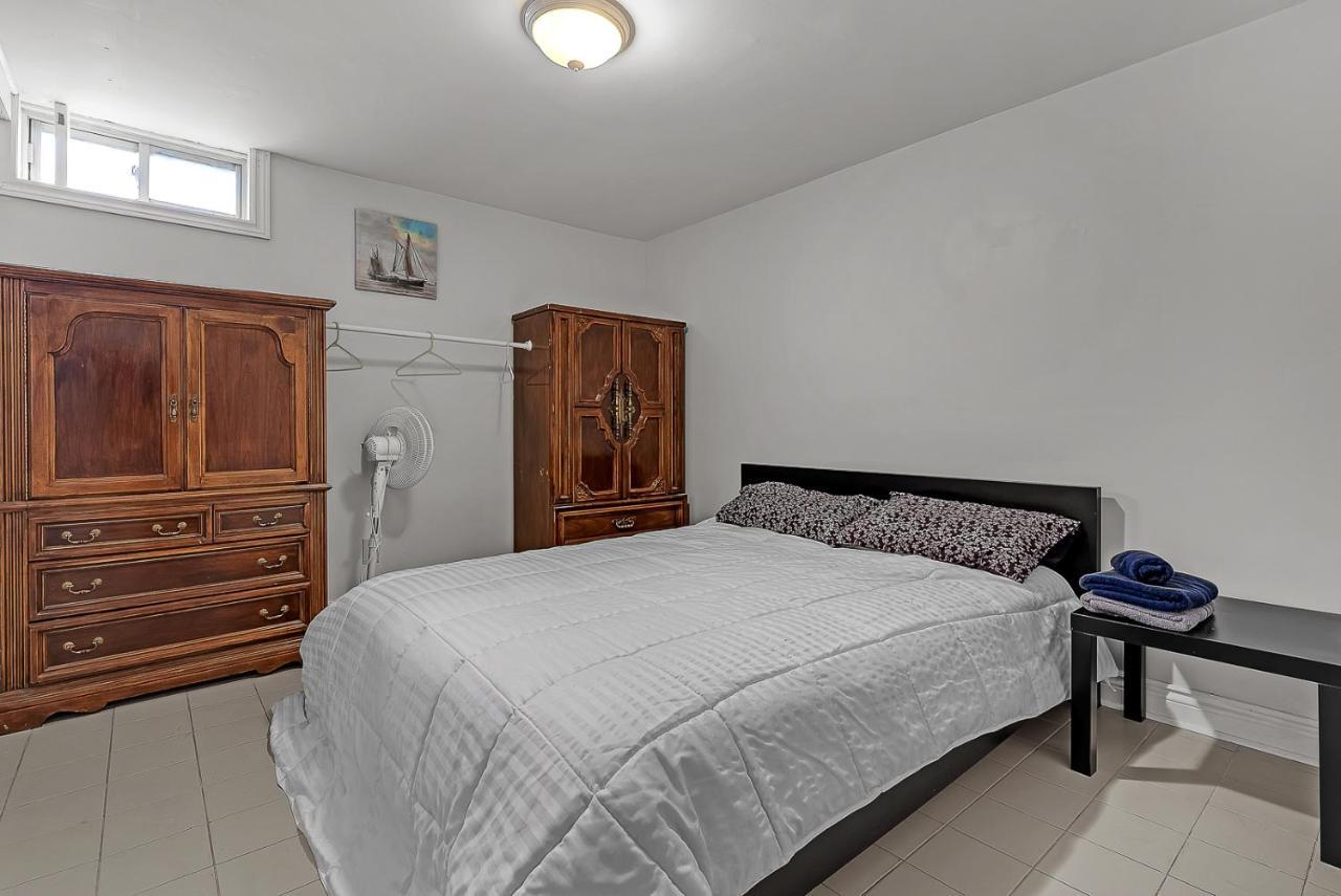 Very Cozy & Comfortable In Downtown Great Value! Toronto