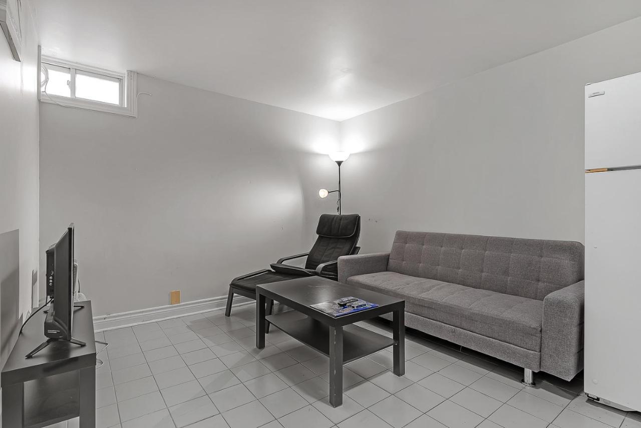 Very Cozy & Comfortable In Downtown Great Value! Apartment Toronto