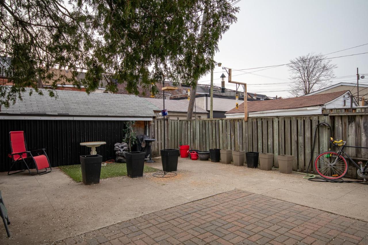 Very Cozy & Comfortable In Downtown Great Value! *