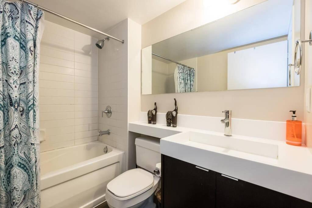 1b/1ba Corner View Apartment Toronto