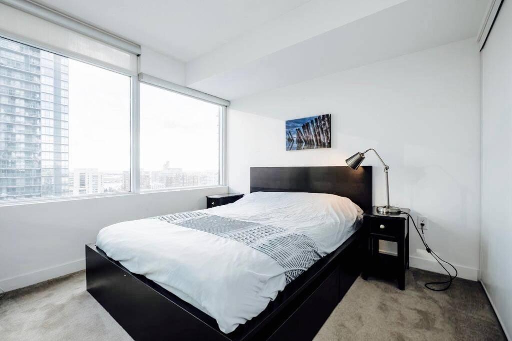 1b/1ba Corner View Toronto