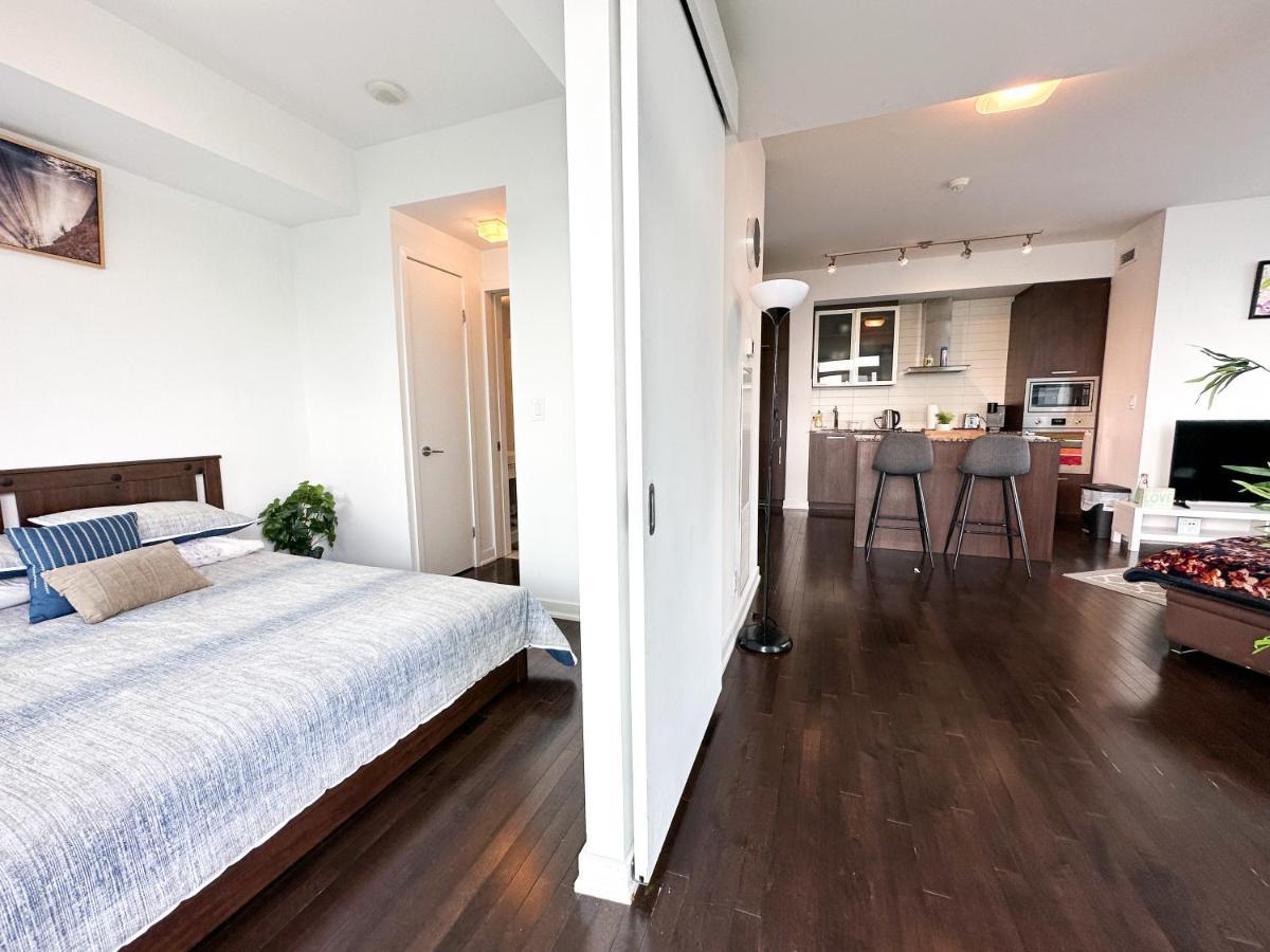 Luxury 2 Bedrooms With Lakeview Cn Tower Entertainment District Rogers Centre Apartment *