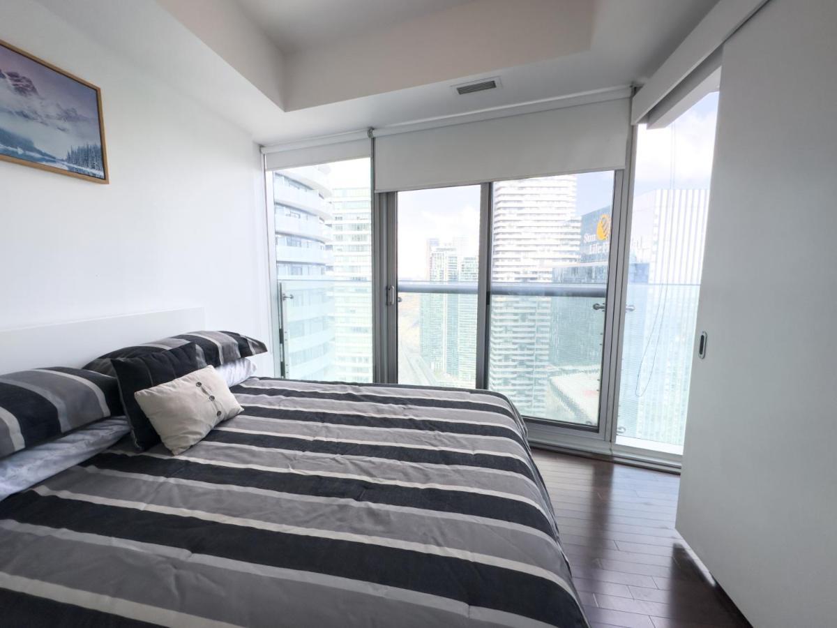 Luxury 2 Bedrooms With Lakeview Cn Tower Entertainment District Rogers Centre Apartment *