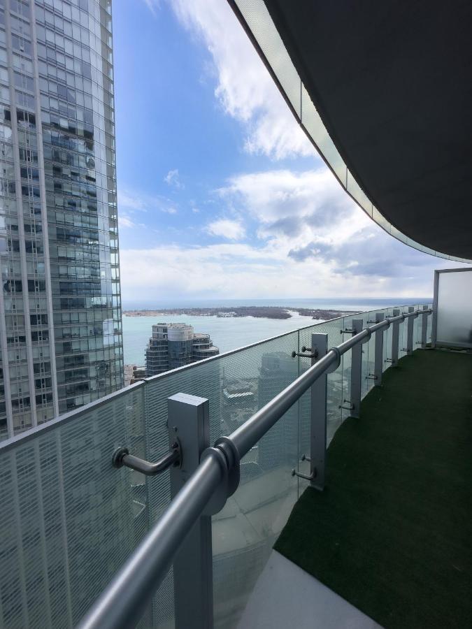 Apartment Luxury 2 Bedrooms With Lakeview Cn Tower Entertainment District Rogers Centre