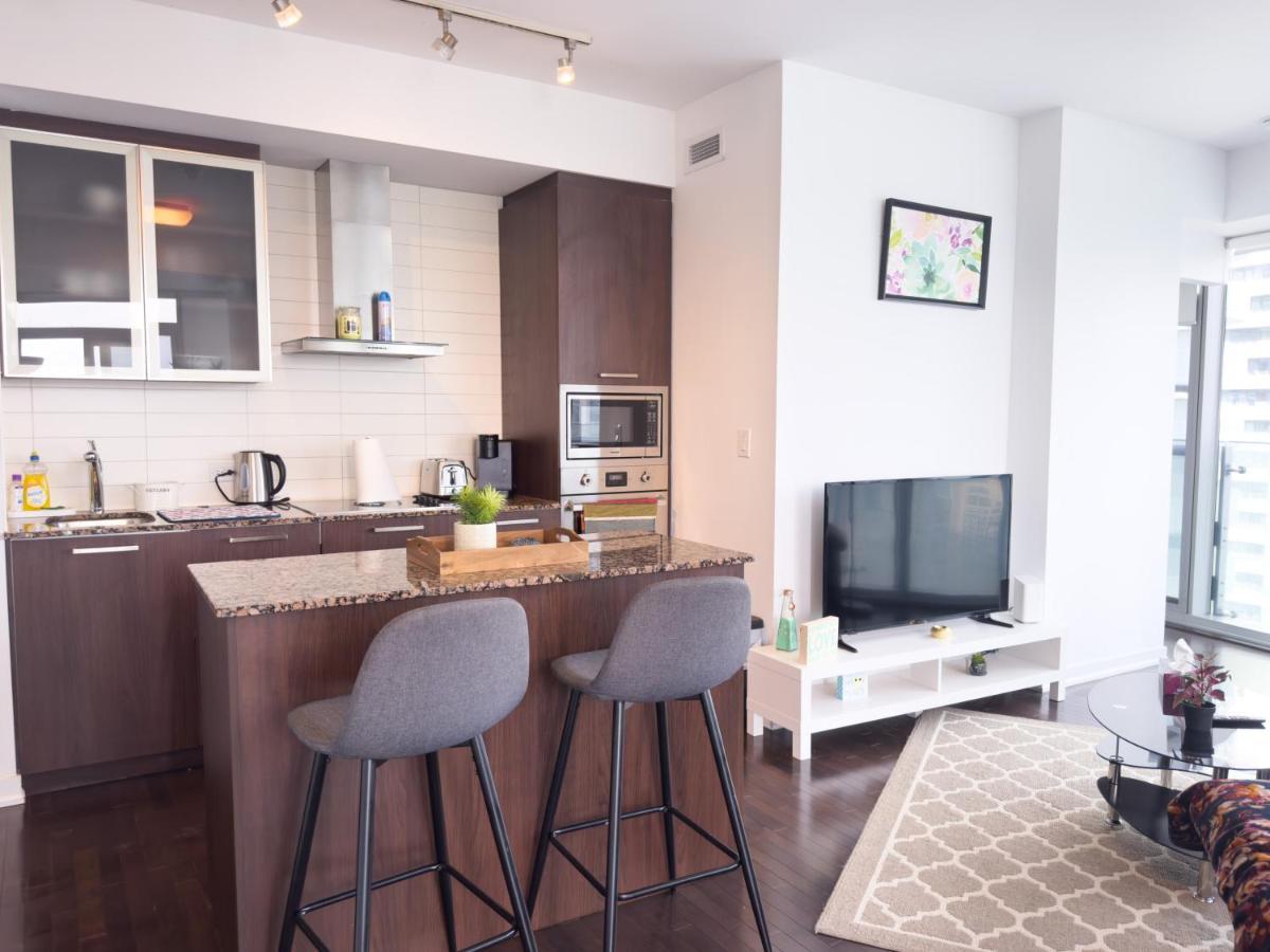 Apartment Luxury 2 Bedrooms With Lakeview Cn Tower Entertainment District Rogers Centre Toronto