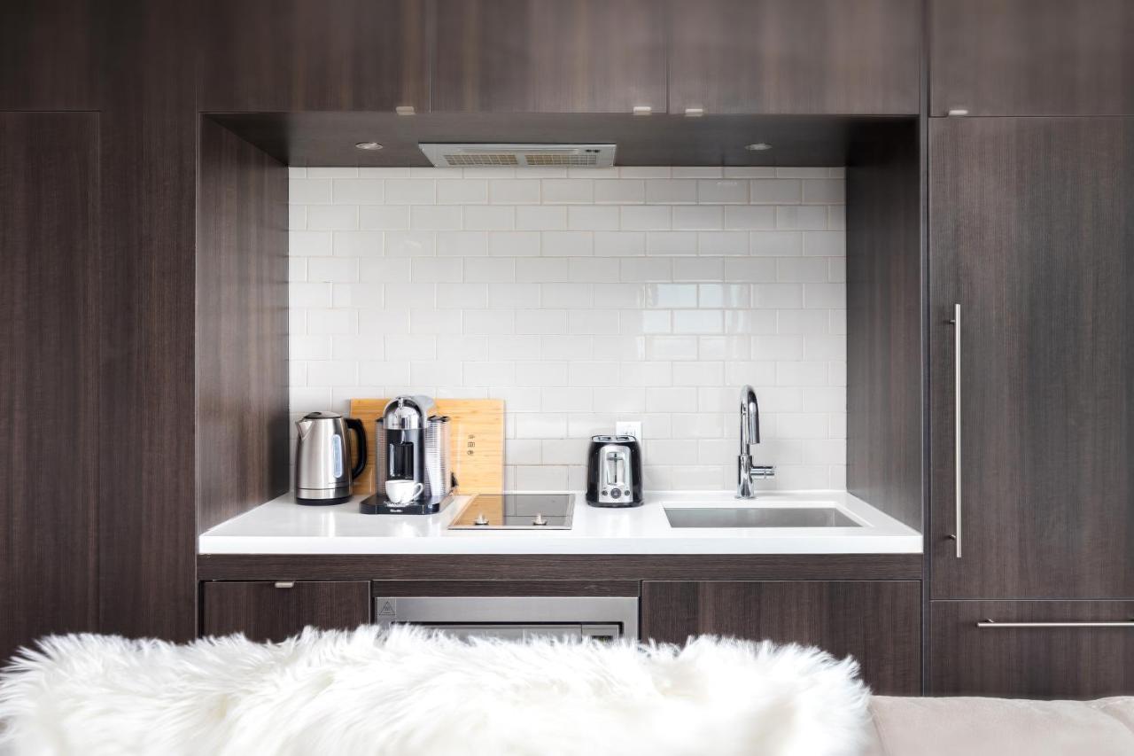 Luxury 2-bedroom In Yorkville With The View In Downtown Apartment *