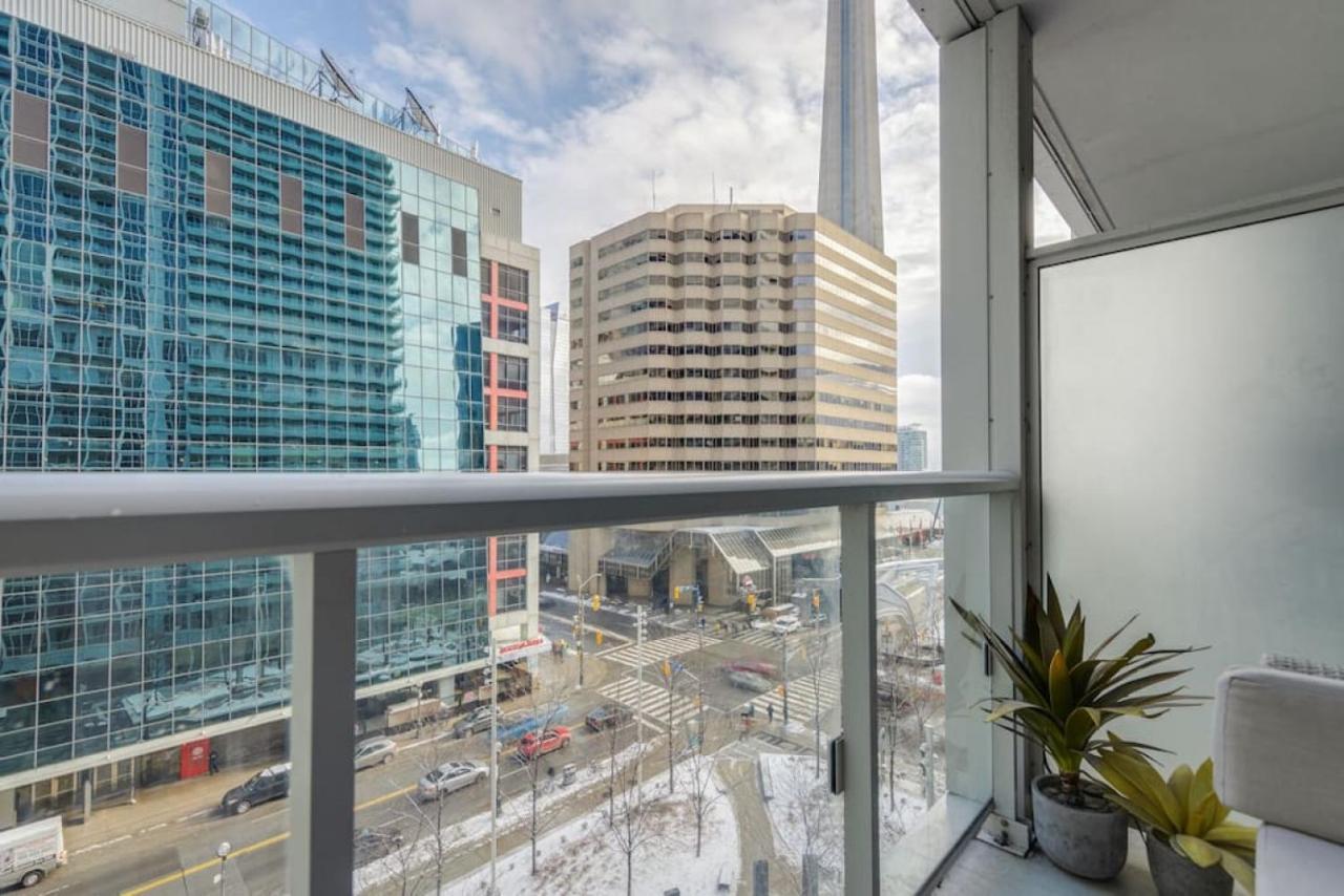 Lux 2br 1ba Steps To Cn Tower W Parking Included *