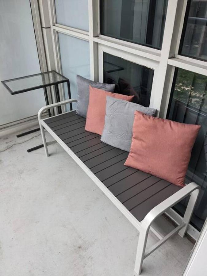 Lux 2br 1ba Steps To Cn Tower W Parking Included Ferienhaus Toronto