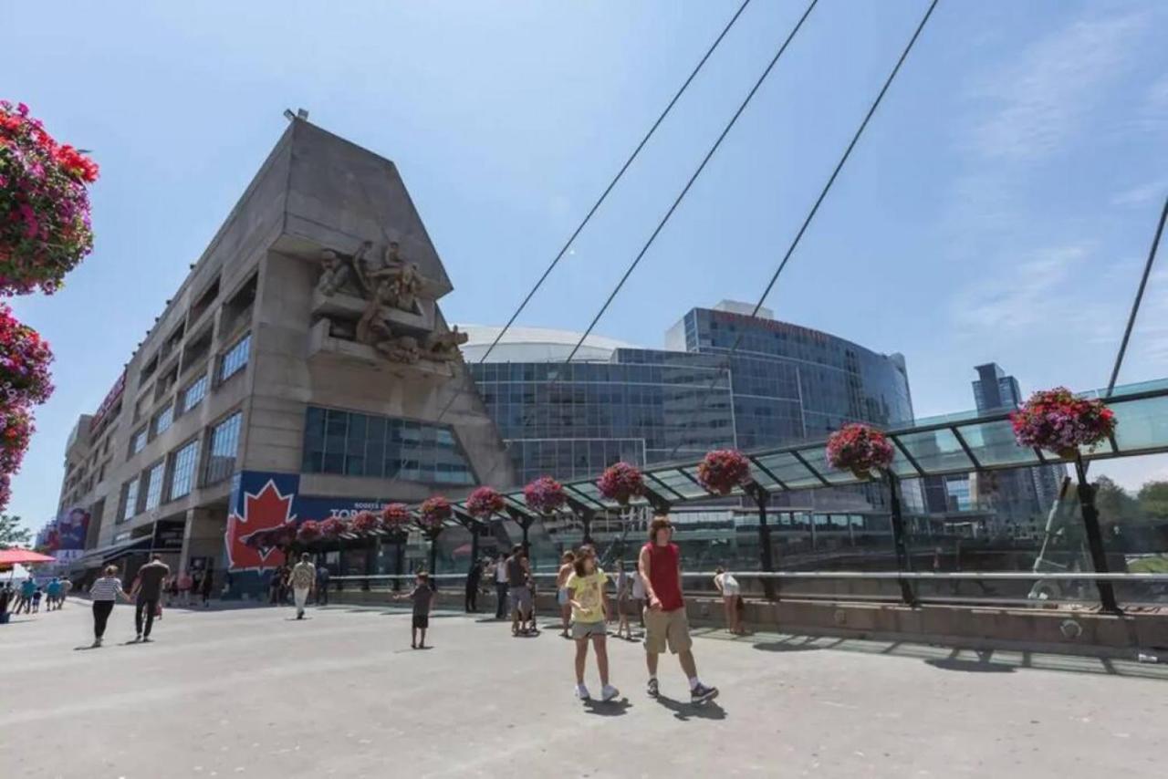 Lux 2br 1ba Steps To Cn Tower W Parking Included