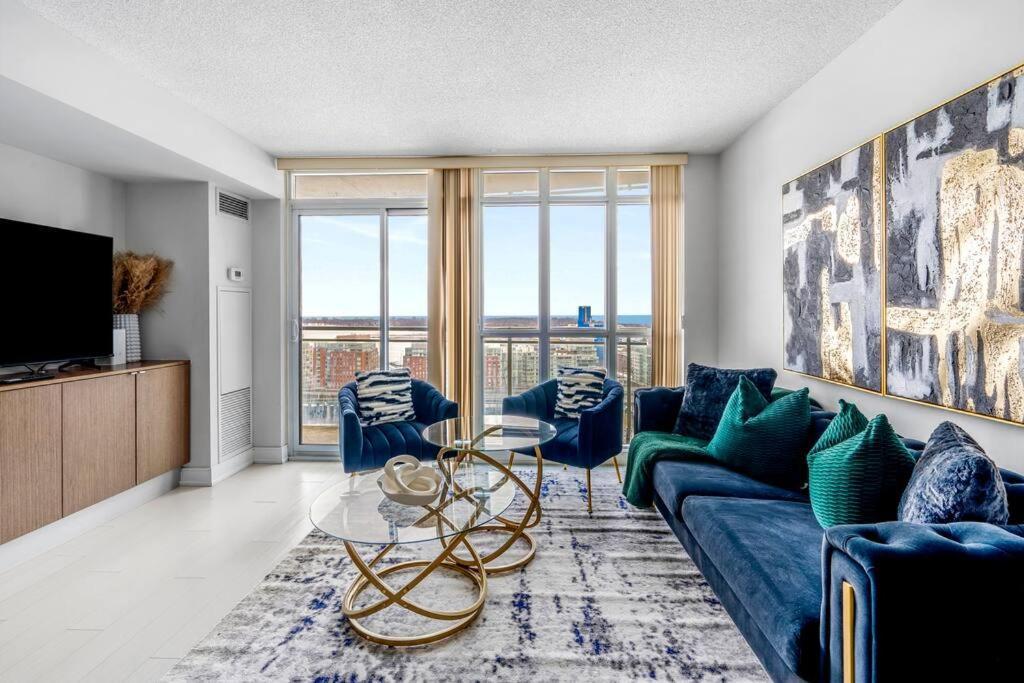 Apartment One Bed And Den Upscale Comfort With Parking Toronto