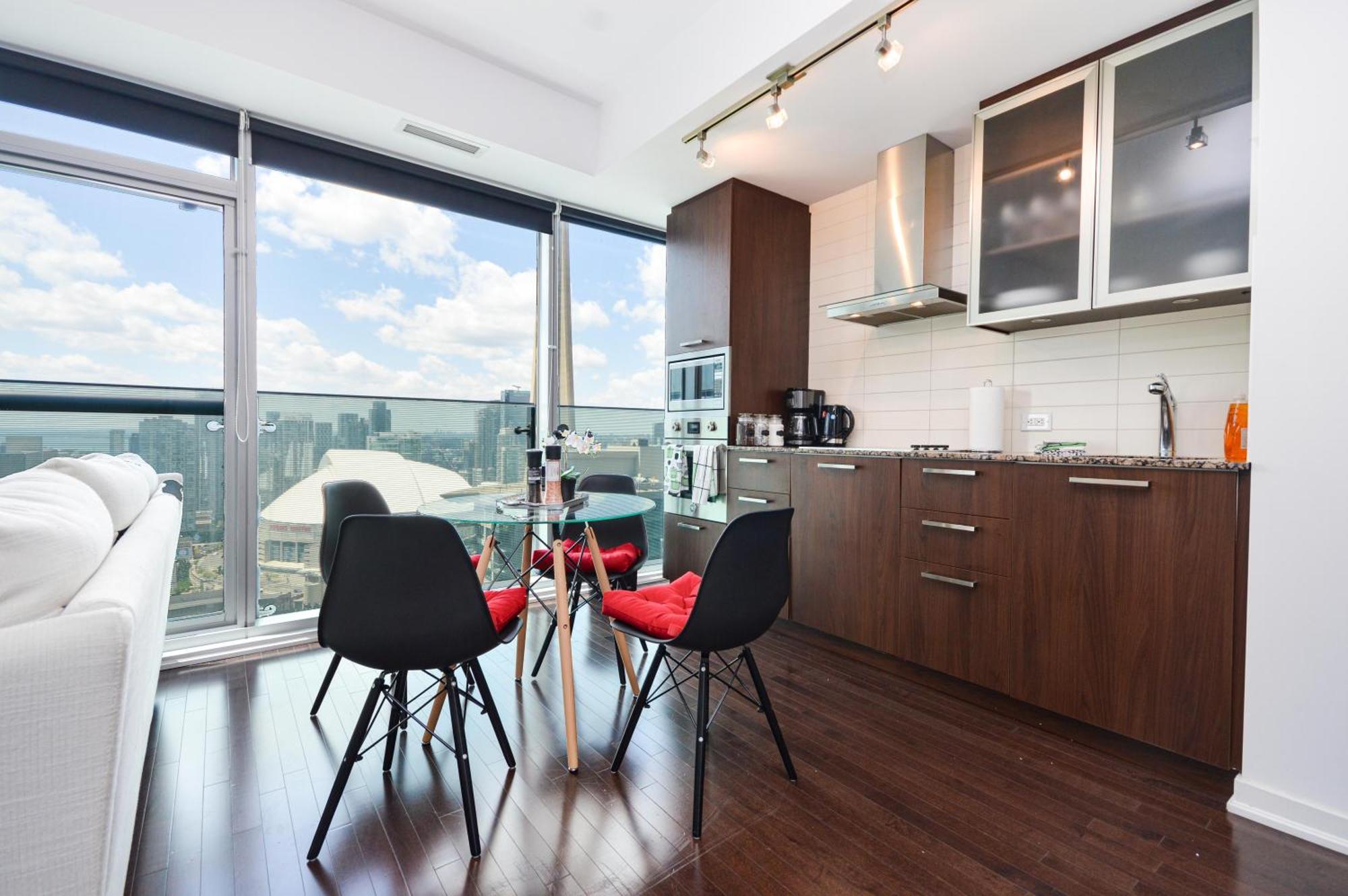 Apartment Downtown Near Cn Tower, Scotiabank Arena, Rogers Centre, Union Station Toronto