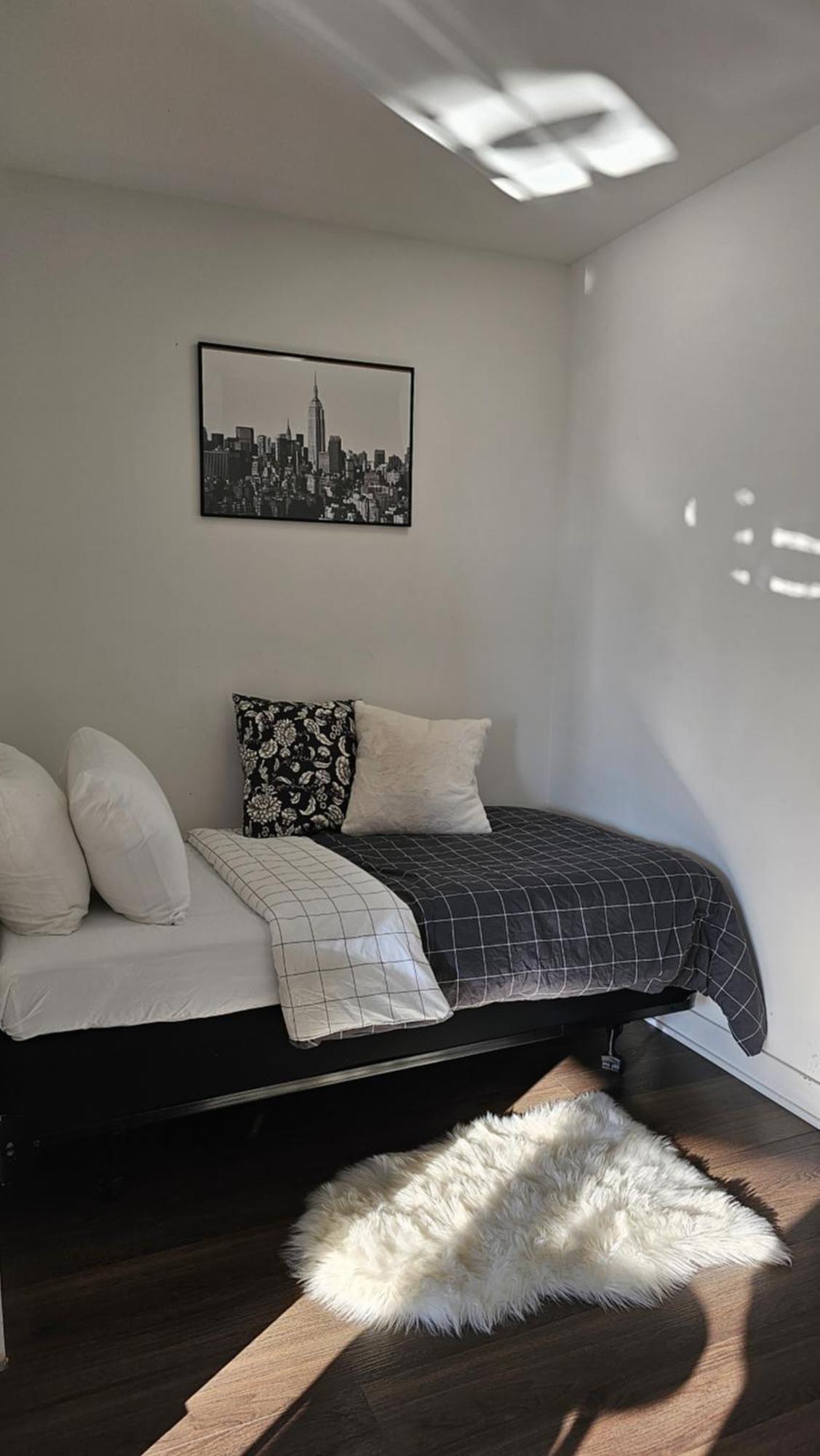 Luxury 2-bedroom In Yorkville With The View In Downtown *
