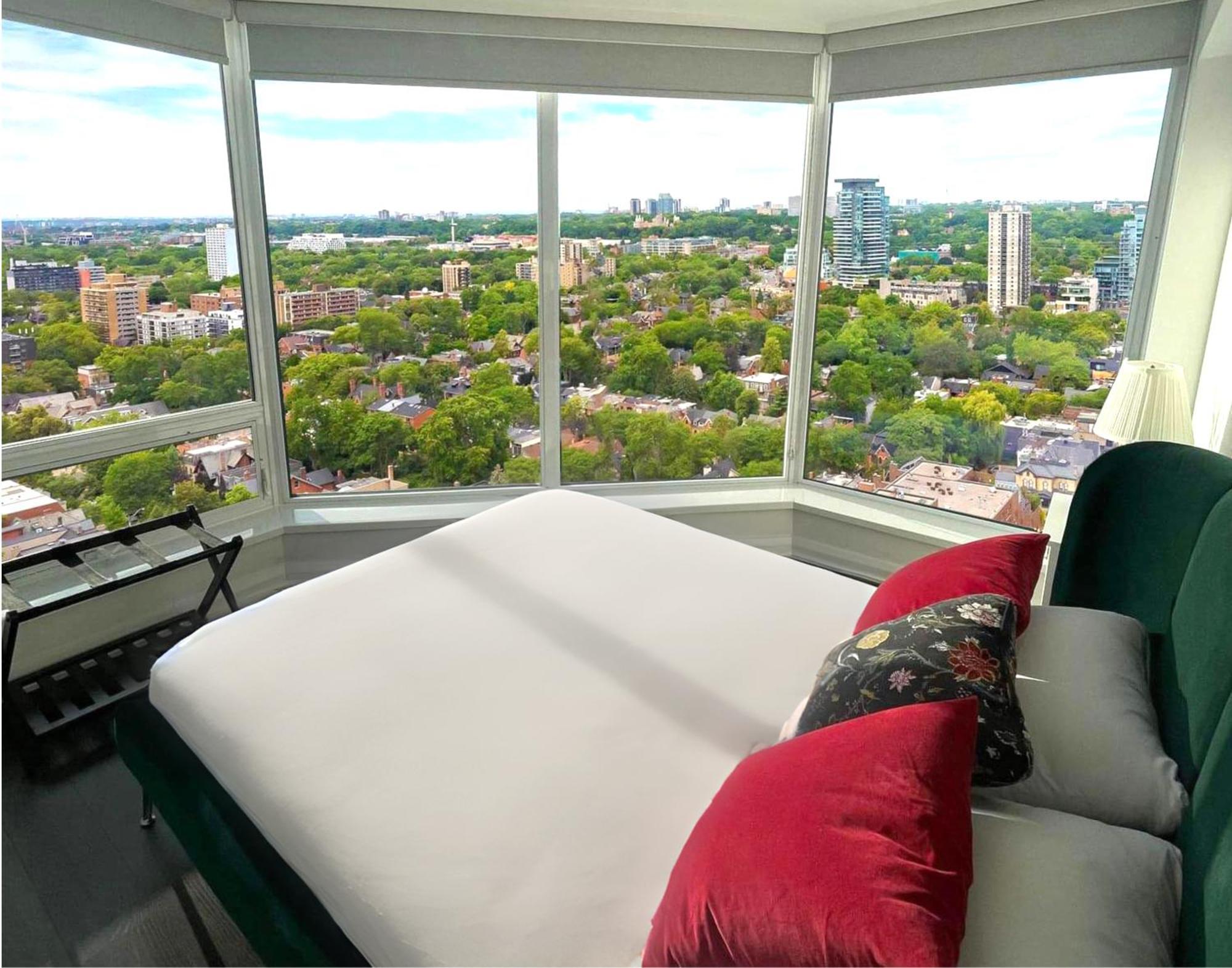 Apartment Luxury 2-bedroom In Yorkville With The View In Downtown Toronto