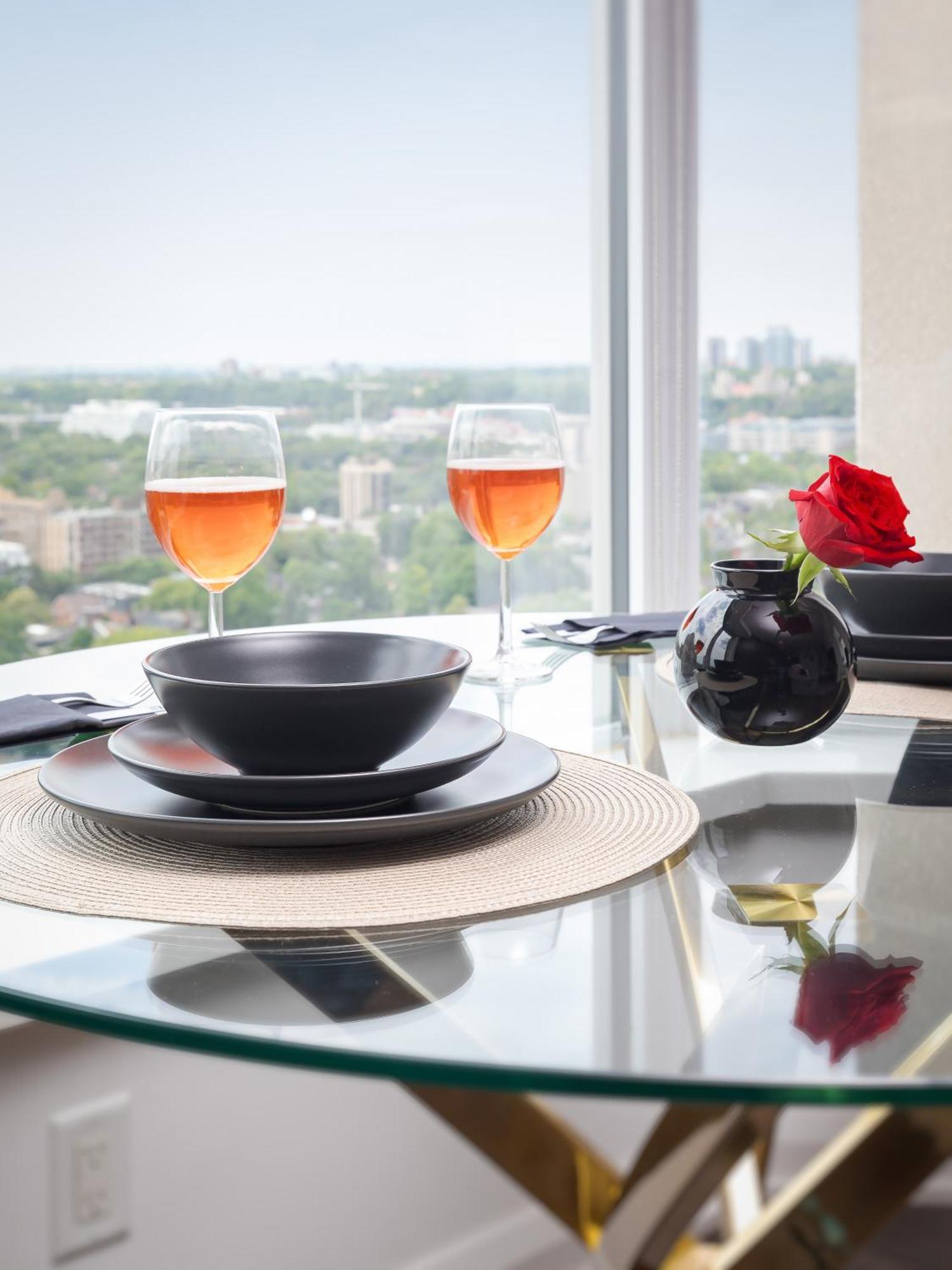 Luxury 2-bedroom In Yorkville With The View In Downtown * Toronto