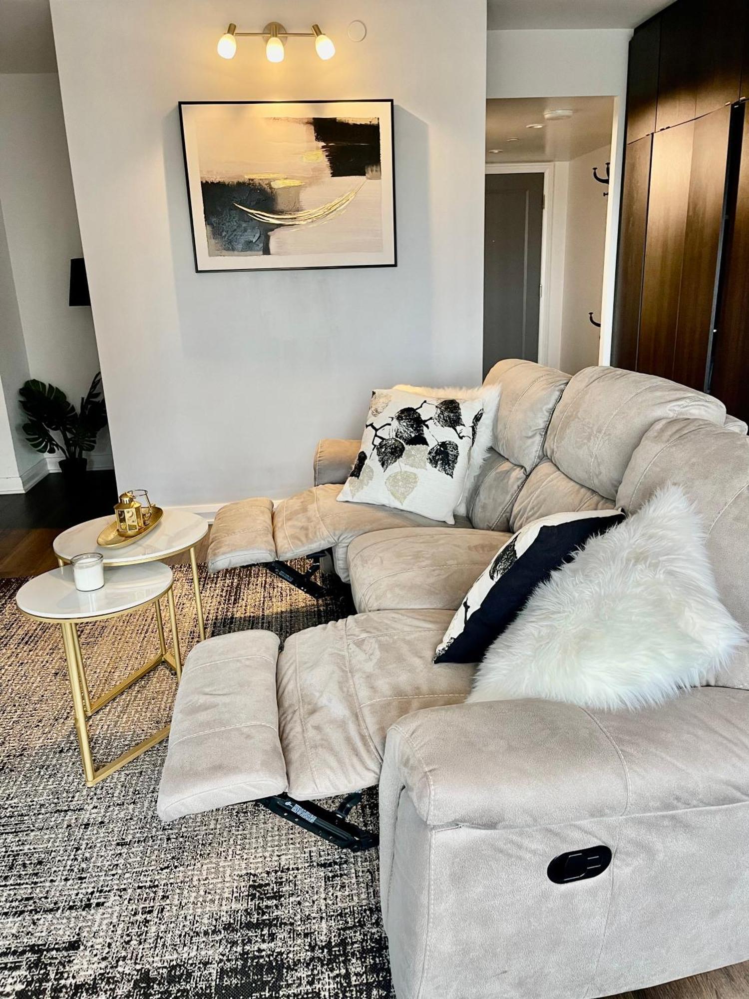Apartment Luxury 2-bedroom In Yorkville With The View In Downtown