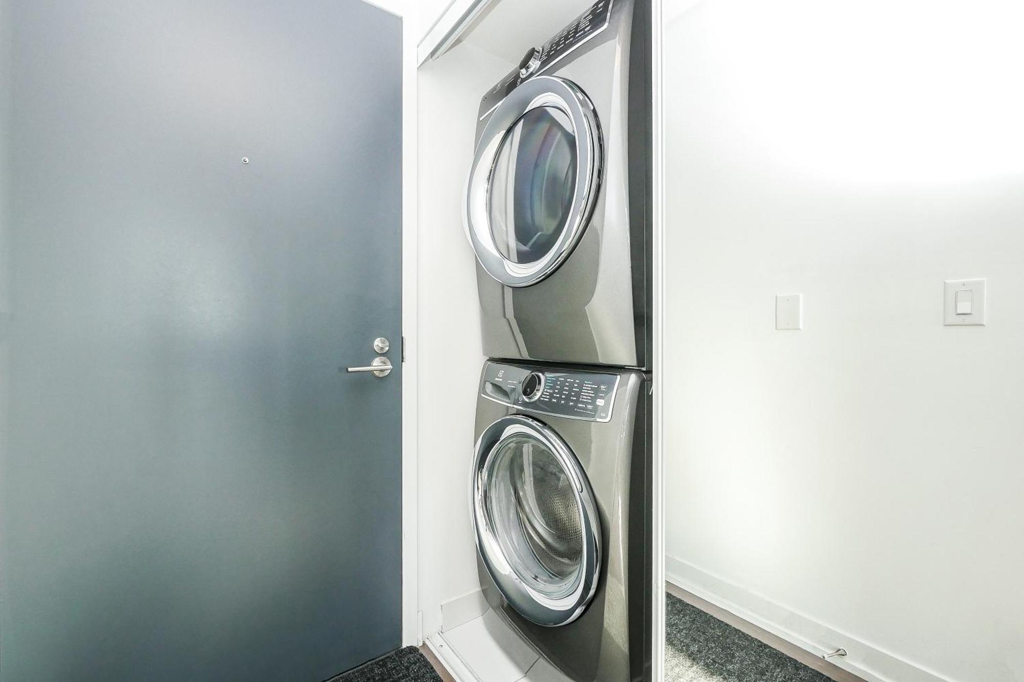 Apartment Epic 2br W/ Panoramic Cn Tower/city View