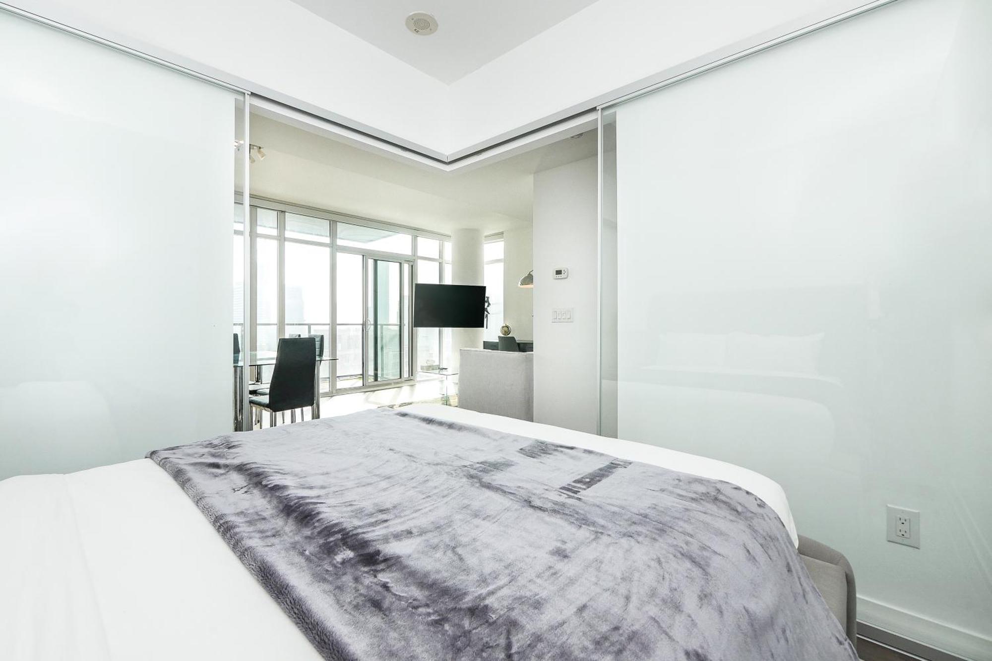 Epic 2br W/ Panoramic Cn Tower/city View *