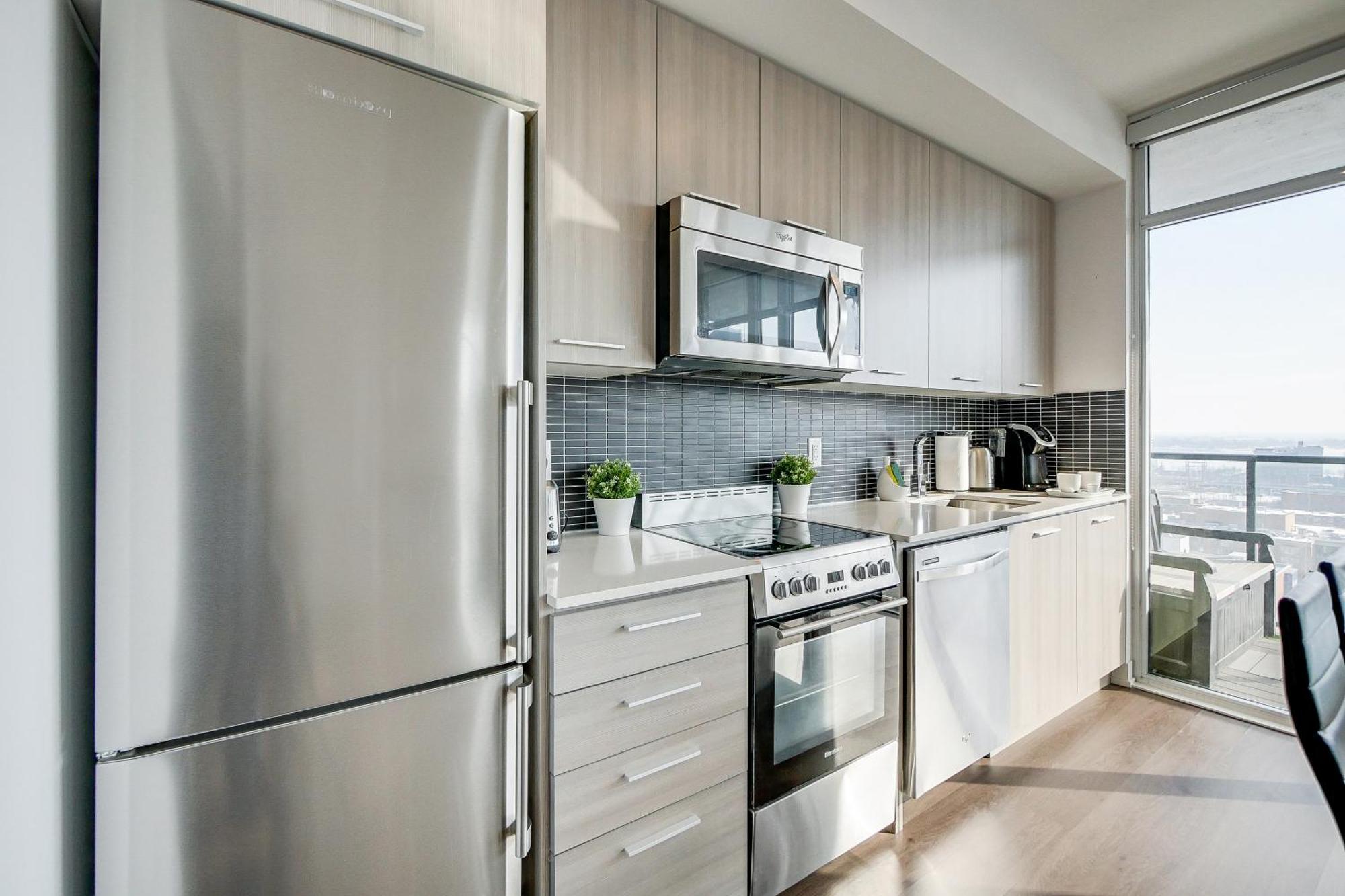 Epic 2br W/ Panoramic Cn Tower/city View Apartment