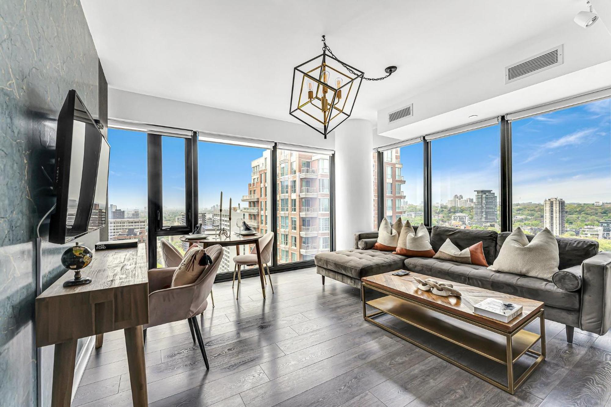 Executive 1 Bedroom Close To Four Seasons Yorkville! Apartment Toronto