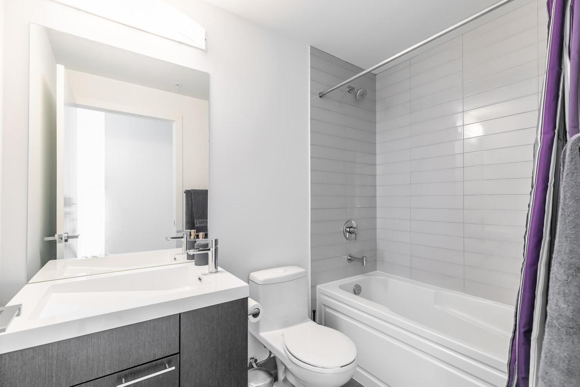 Nobu - Toronto's Entertainment District Apartment