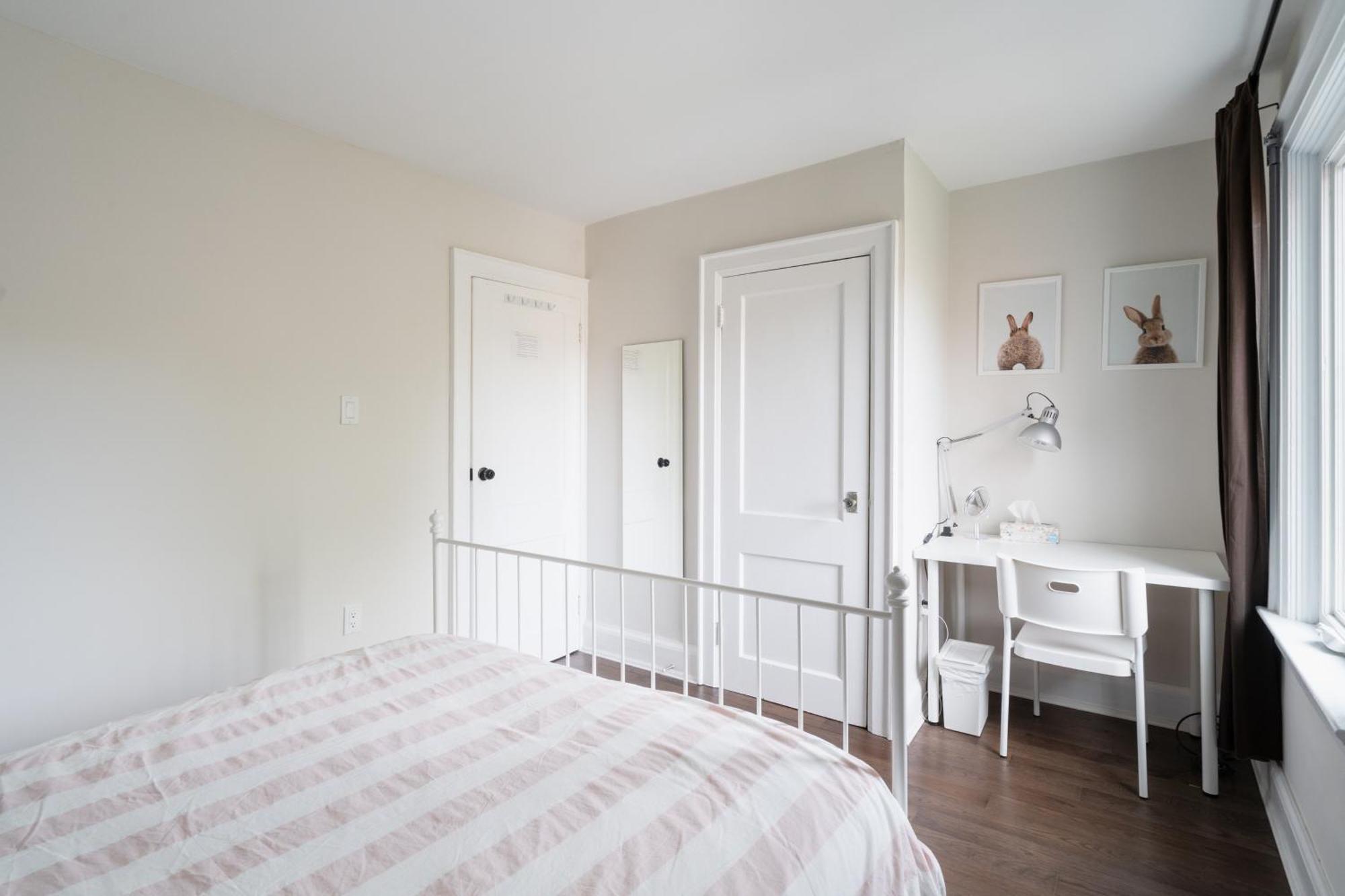Homestay Bright And Quiet Bedroom Near Subway, Koreatown And Uoft