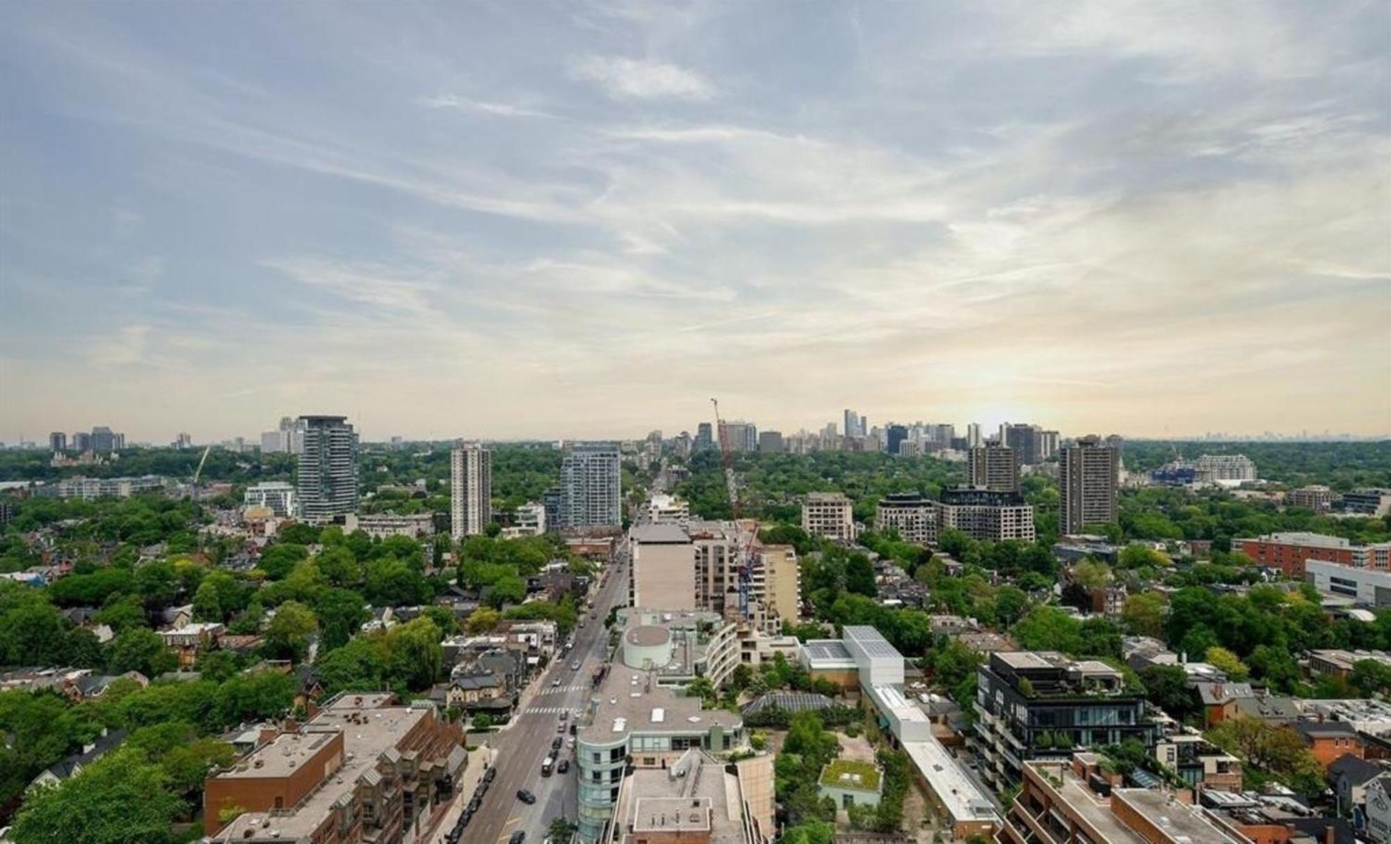 Apartment Luxury 2-bedroom In Yorkville With The View In Downtown Toronto