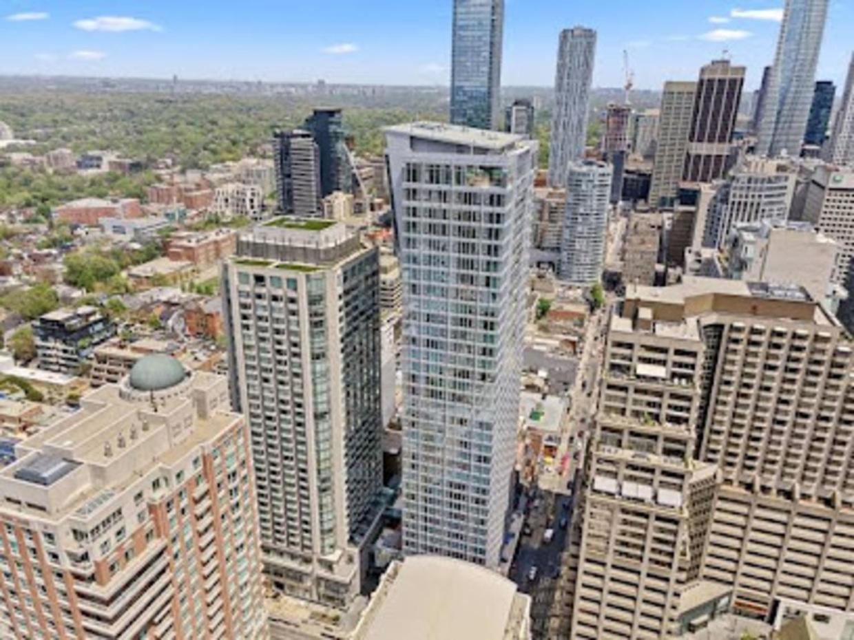 Luxury 2-bedroom In Yorkville With The View In Downtown Apartment Toronto