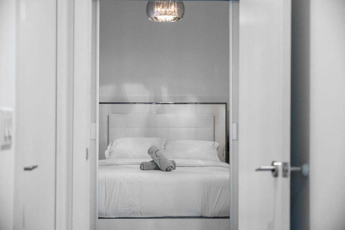 Rentx Waterfront Private Elevator Penthouse Apartment *
