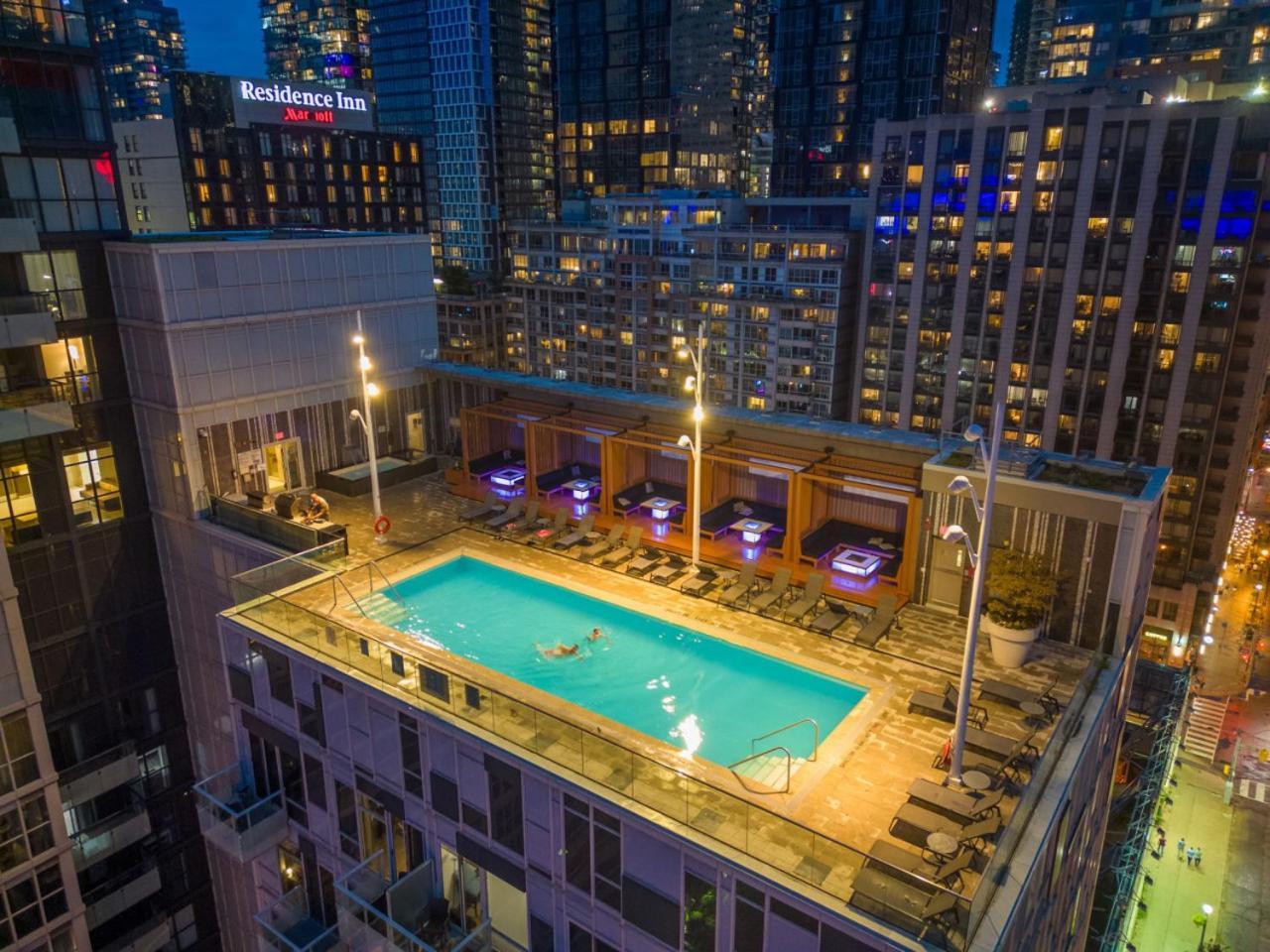 Cn Tower View 2 Bed Near Rogers Centre, Scotiabank, Mtcc Toronto