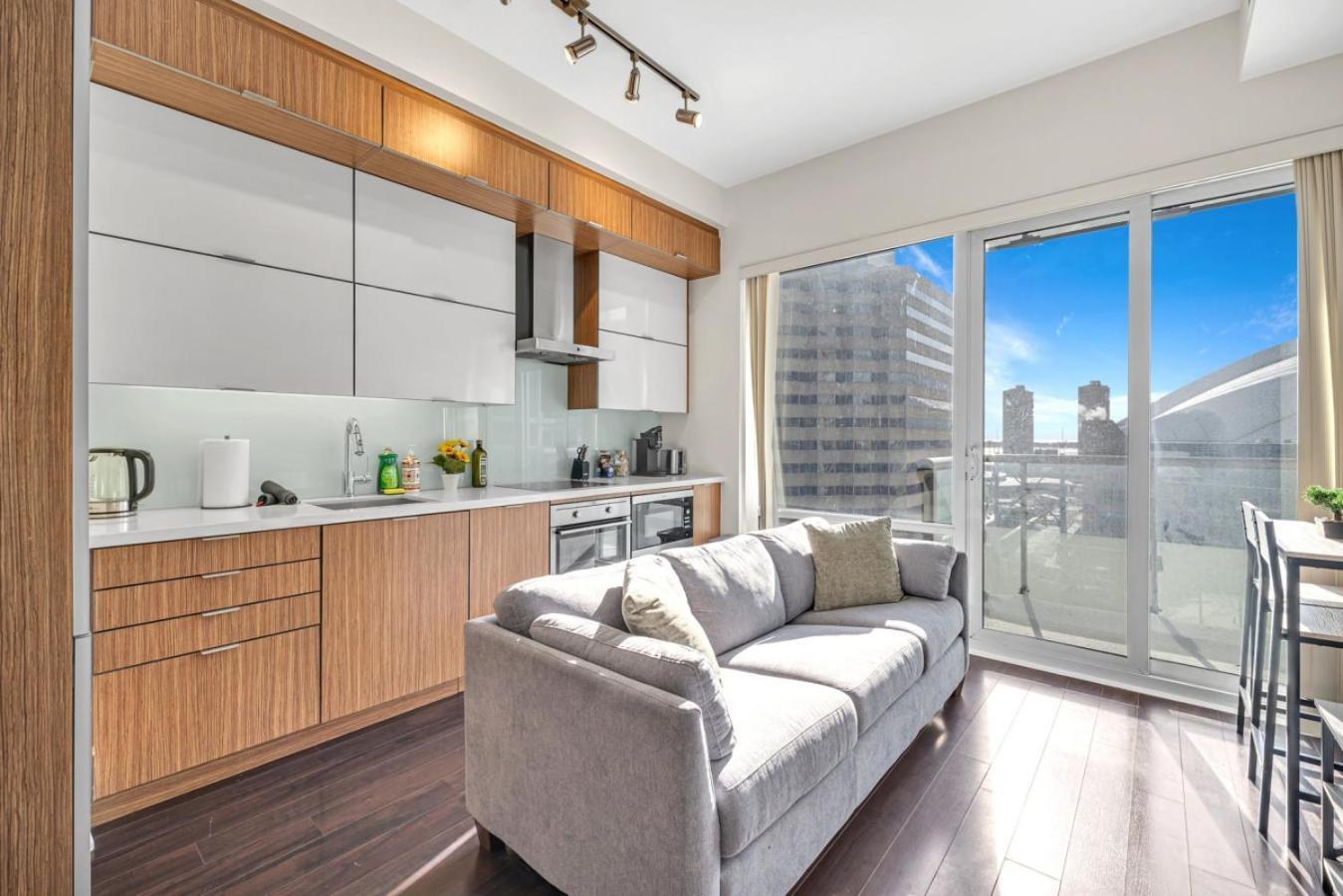 Cn Tower View 2 Bed Near Rogers Centre, Scotiabank, Mtcc Ferienhaus Toronto