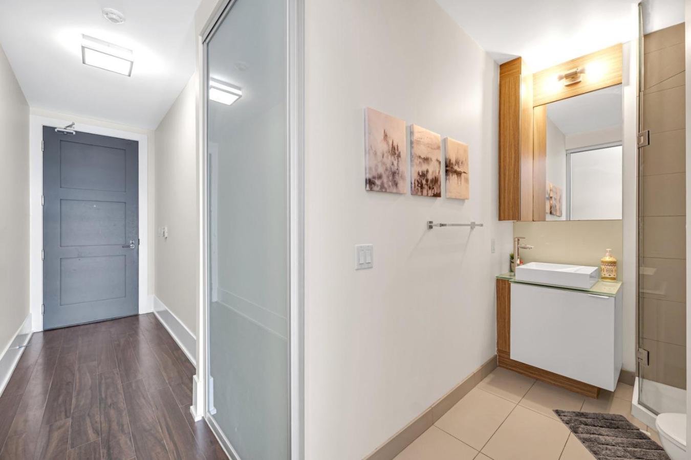 Ferienhaus Cn Tower View 2 Bed Near Rogers Centre, Scotiabank, Mtcc Toronto