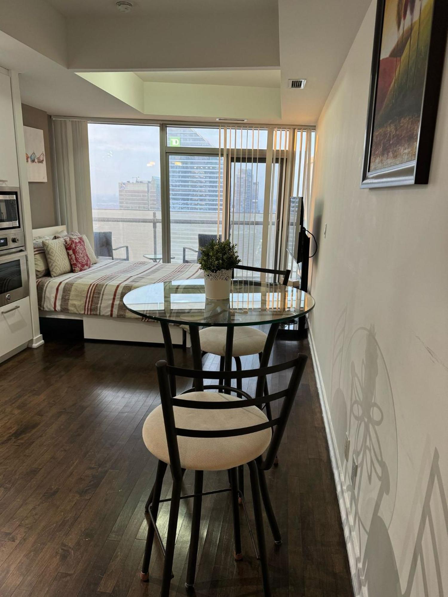 The York I Apartment