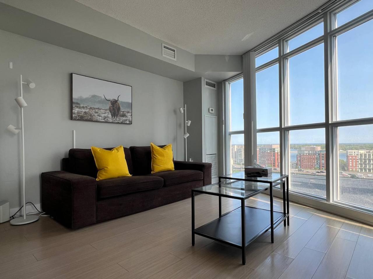Modern Oasis In The Core Apartment
