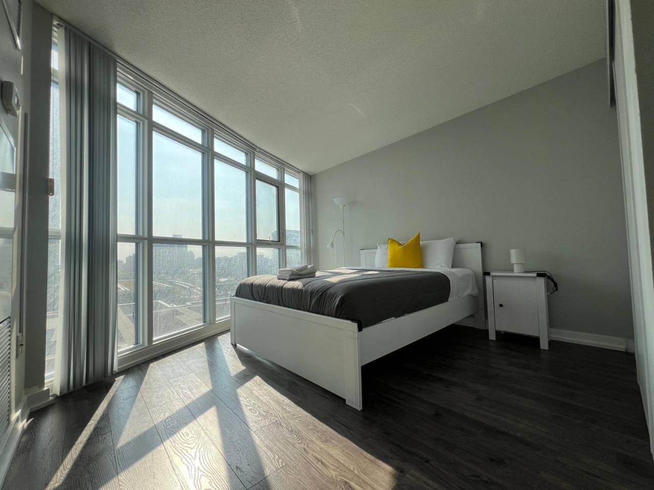 Modern Oasis In The Core Apartment