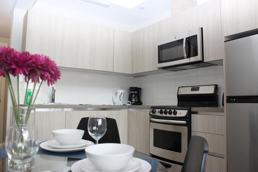 Apartment Atlas Suites- Furnished Apartments-college Street, Toronto
