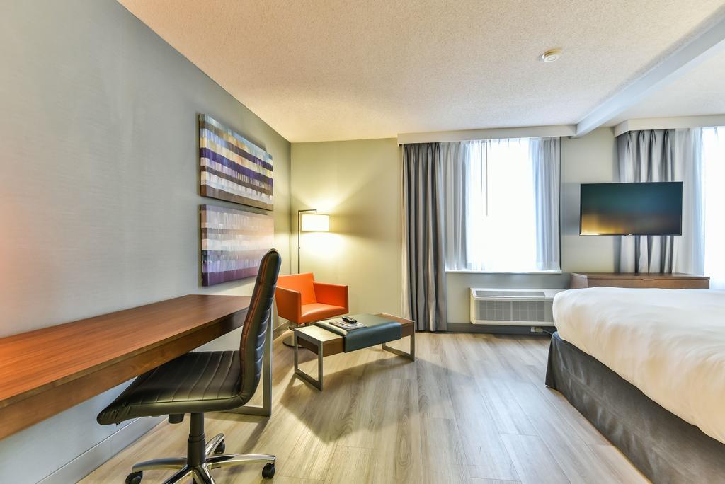 Hotel Radisson Airport 3*