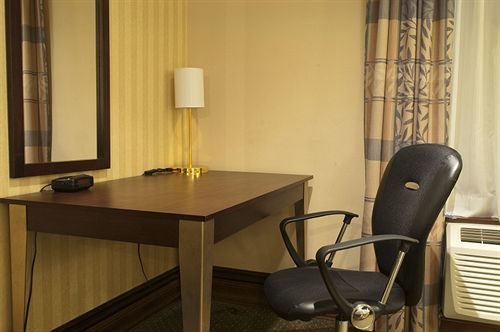 Woodbine & Hotel Toronto