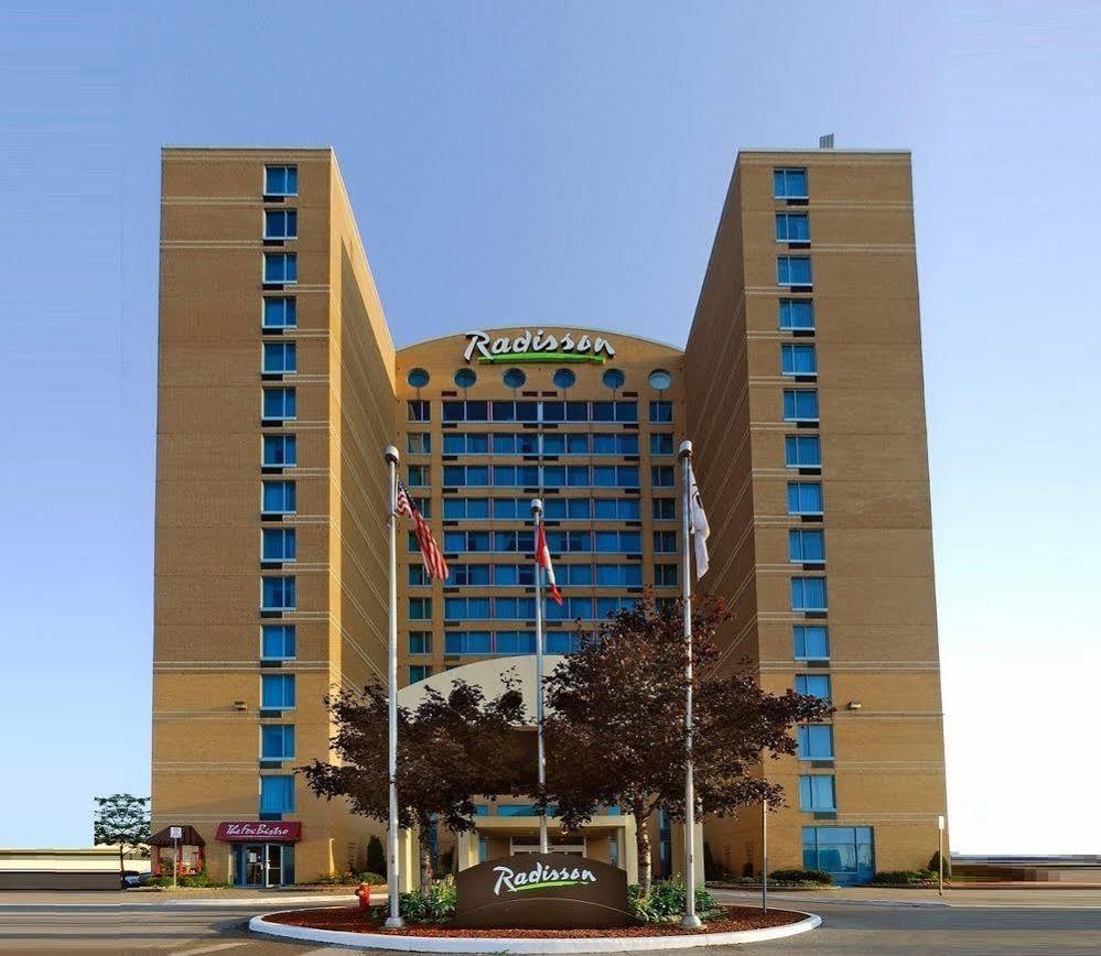 Radisson Airport Hotel 3*