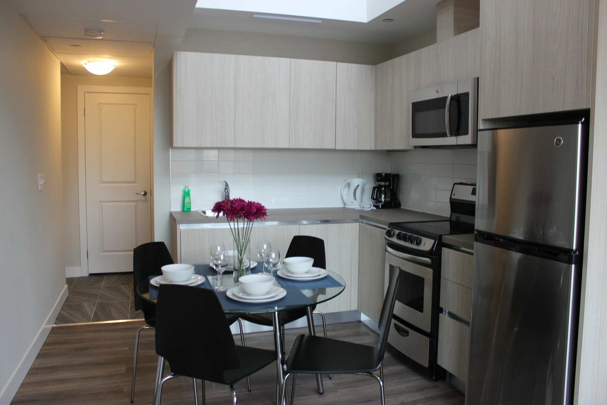 Atlas Suites- Furnished Apartments-college Street, Toronto